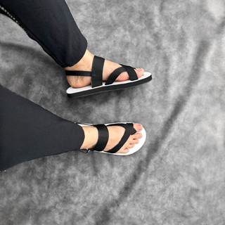 sandal học sinh .có đủ size nam và nữ. năm và nữ đều mang được