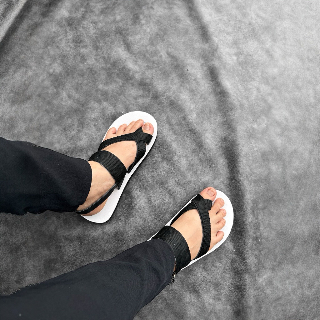 sandal học sinh .có đủ size nam và nữ. năm và nữ đều mang được