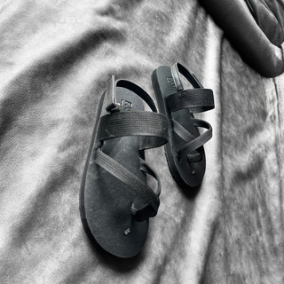 sandal học sinh .có đủ size nam và nữ. năm và nữ đều mang được