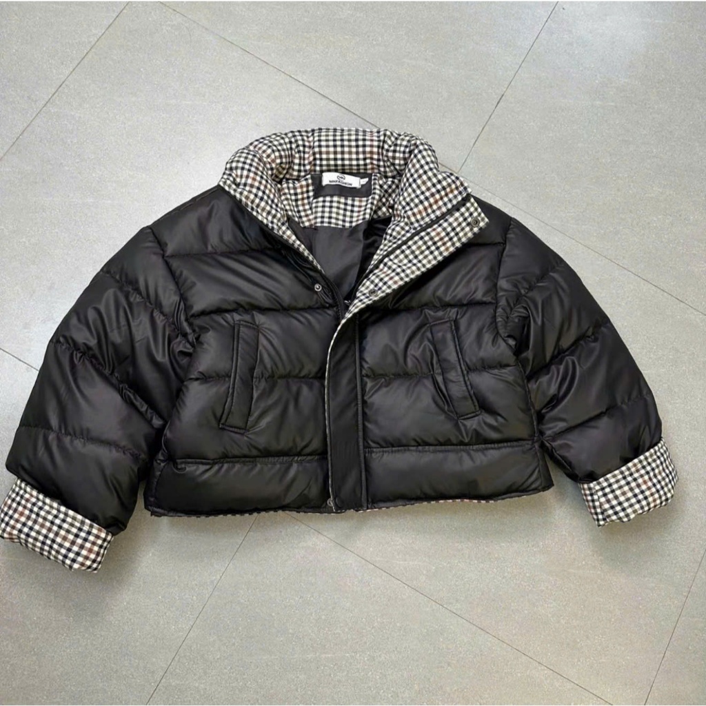 Áo Khoác Phao Da Nữ Phối Kẻ Caro Cao Cổ Cúc Bấm 2 Túi Freesize | BigBuy360 - bigbuy360.vn