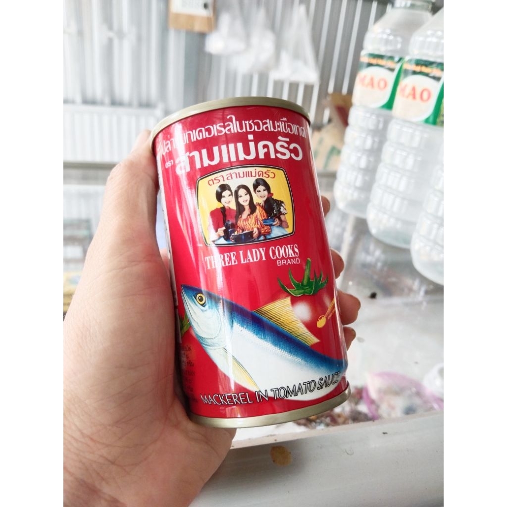 1 lon cá hộp ba cô gái Thái Lan (date mới liên tục)