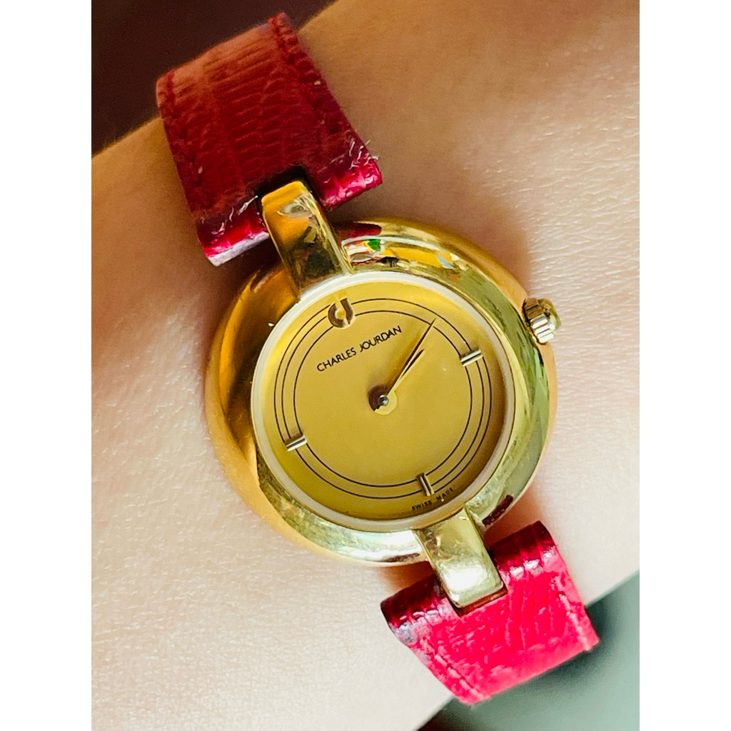 Đồng hồ Charles Jourdan Thụy dial vàng siêu sang đẹp.