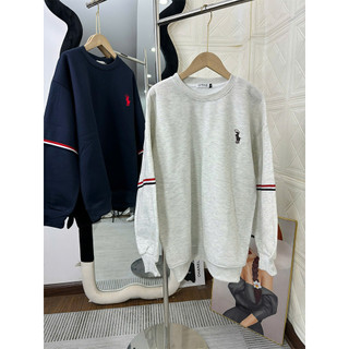  Áo Nỉ Sweater Nam Nữ Họa Tiết Phối Viền Tay Sọc Thêu Ngựa Ngực Vải Nỉ Bông Mềm Mịn Ấm Áp Form Phồng 