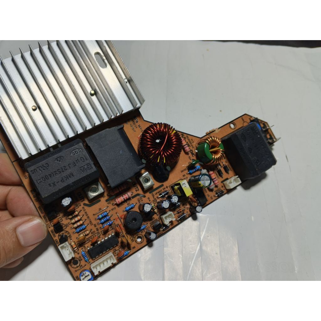 mạch nguồn của bếp điện từ đơn Korichi KRC-3388 mã ALP-16E-EMC tháo bếp còn đẹp