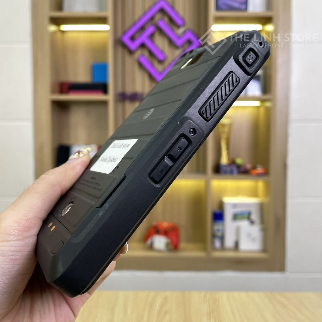 Điện thoại Sonim XP8800 chuẩn IP69 chống va đập của Mỹ | BigBuy360 - bigbuy360.vn