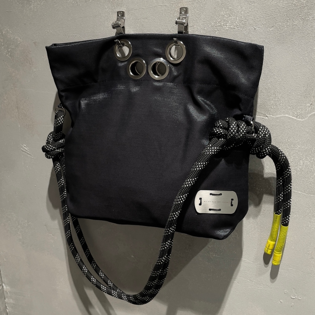 Túi Tote JEANS PISTOL cỡ vừa vải METALLIC DENIM cao cấp màu xanh đen