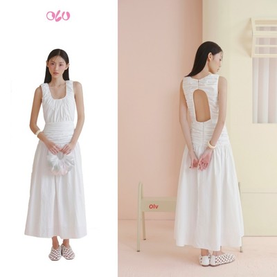 Đầm OLV hai dây hở lưng dáng dài thanh lịch White Ruched Round Neck Dress phù hợp đi chơi đi biển