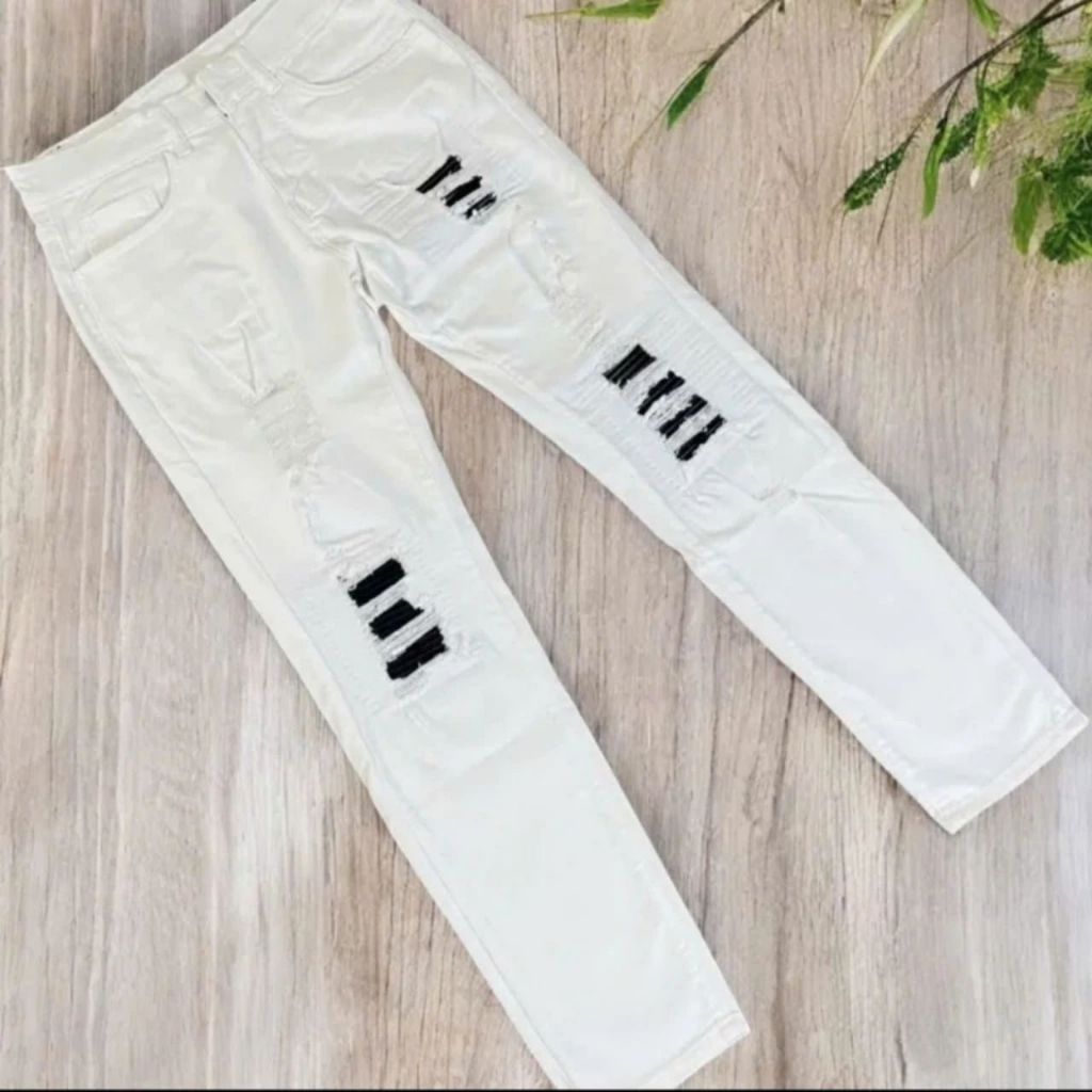 Quần jean nam trắng vá bạ đen thêu  sắc nét phong cách boy phố form dáng flimit.