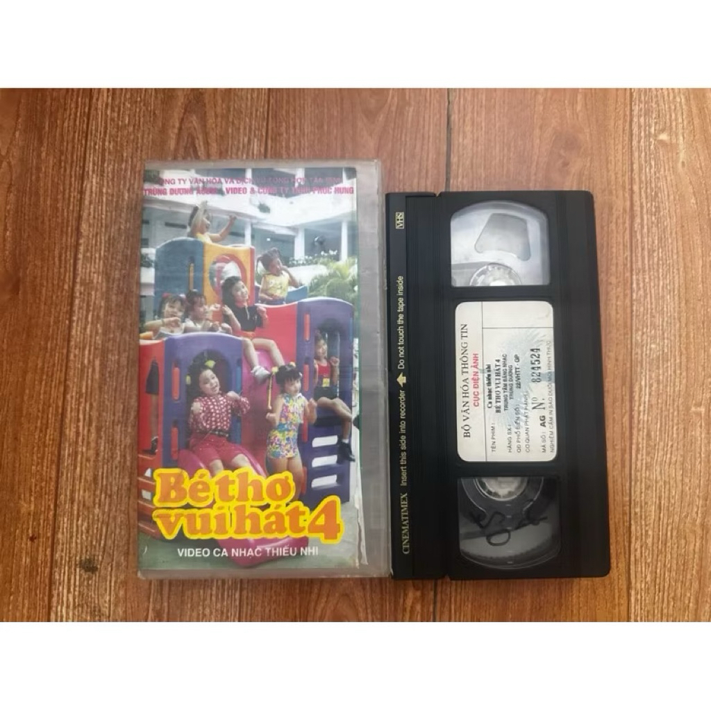 Băng VHS Ca nhạc thiếu nhi BÉ THƠ VUI HÁT 4