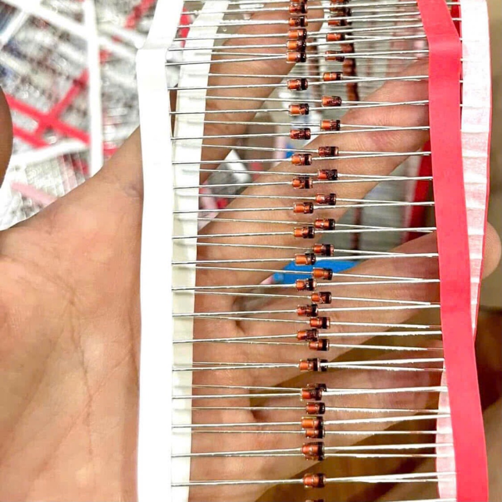 Linh kiện Chuyên Dụng Diode Zener 12V 1/2W BZX55C, gói=25c