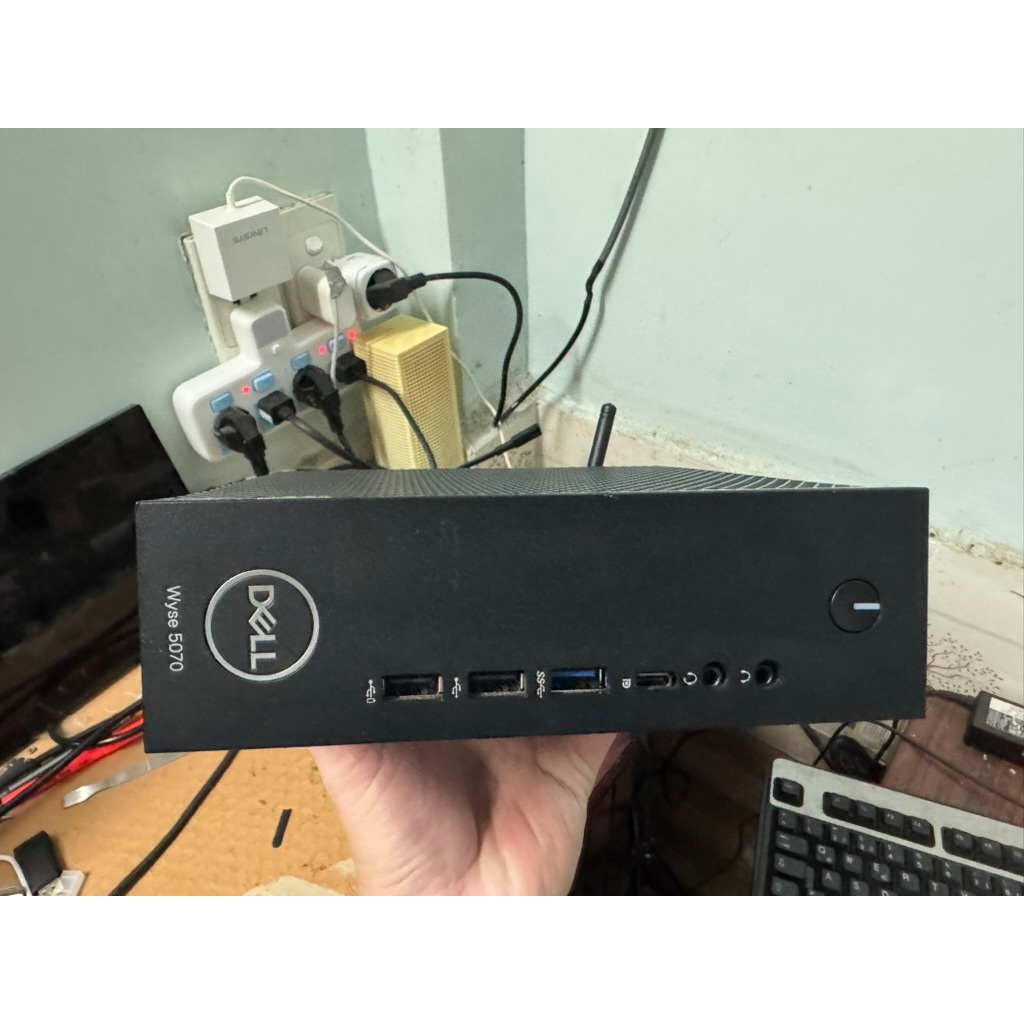 Máy mini nhỏ gọn đã qua sử dụng.