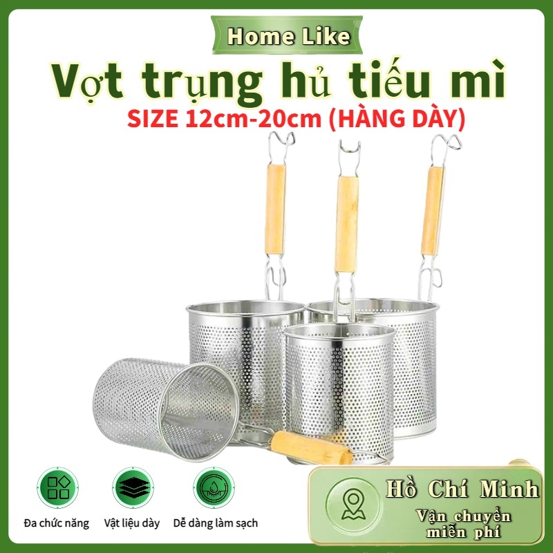Vợt trụng hủ tiếu mì, phở inox có quai treo trên thành nồi và tay cầm gỗ cách nhiệt vợt vớt đồ chiên