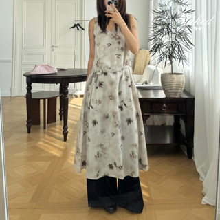  Đầm hoa dài nữ NAKEDbyV váy hoá dáng suông dài qua gối vintage kèm dây thoáng mát CINDY DRESS 