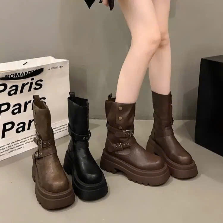 Giày Boots Nữ Cổ Lửng Khóa Đai Đế Bánh Mì Đế Gân Chống Trượt Phong Cách Biker Cá Tính FLORA B22