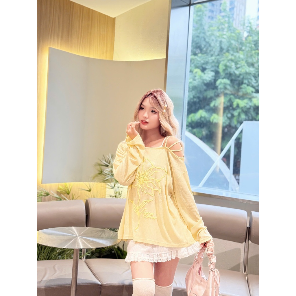 Áo thun nữ dài tay dáng rộng trễ vai hình in hoa dễ thương - AT03 | BigBuy360 - bigbuy360.vn