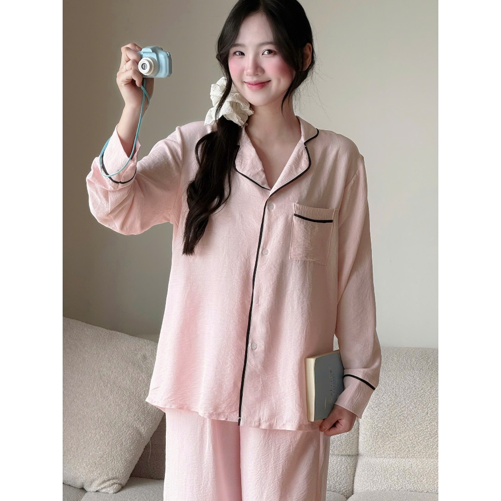MB-SET-015 Maybee.Homedress Bộ Ngủ Dài Tay Trơn Viền Né, Dáng Rộng – Vải Đũi Mềm Mịn, Thoải Mái | BigBuy360 - bigbuy360.vn