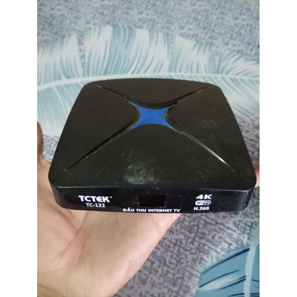 cắm dây mạng LAN,không wifi Android box TCTEK ram 2gb android 8.1, không phụ kiện