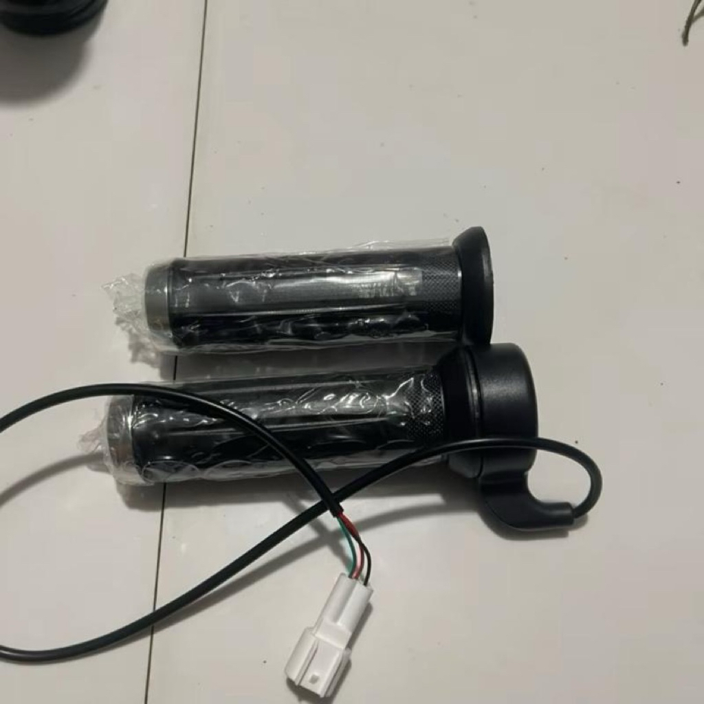 Tay ga xe điện Yadea x5 chính hãng