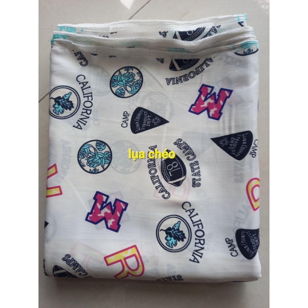 Vải lụa chéo, lụa đũi, lụa nhật khổ 1m5, không mỏng nên may không cần lót.