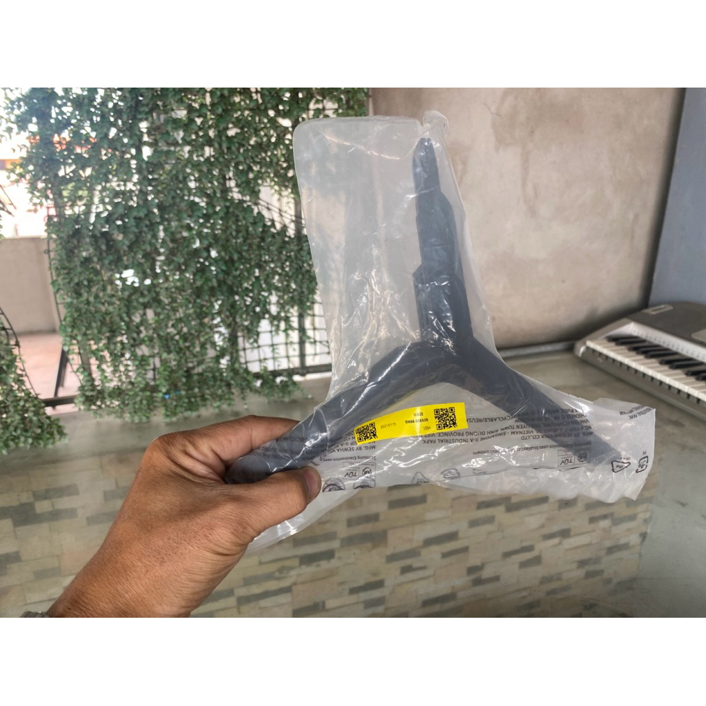 Chân tivi samsung UA 65AU7000K, dùng chung UA55TU8000, 55TU8000, UA55TU8100,55TU8100, UA50TU8000,50T