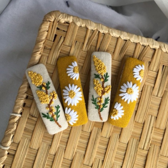 Conbo 2  kẹp tóc thêu tay (HandMade by Pong )