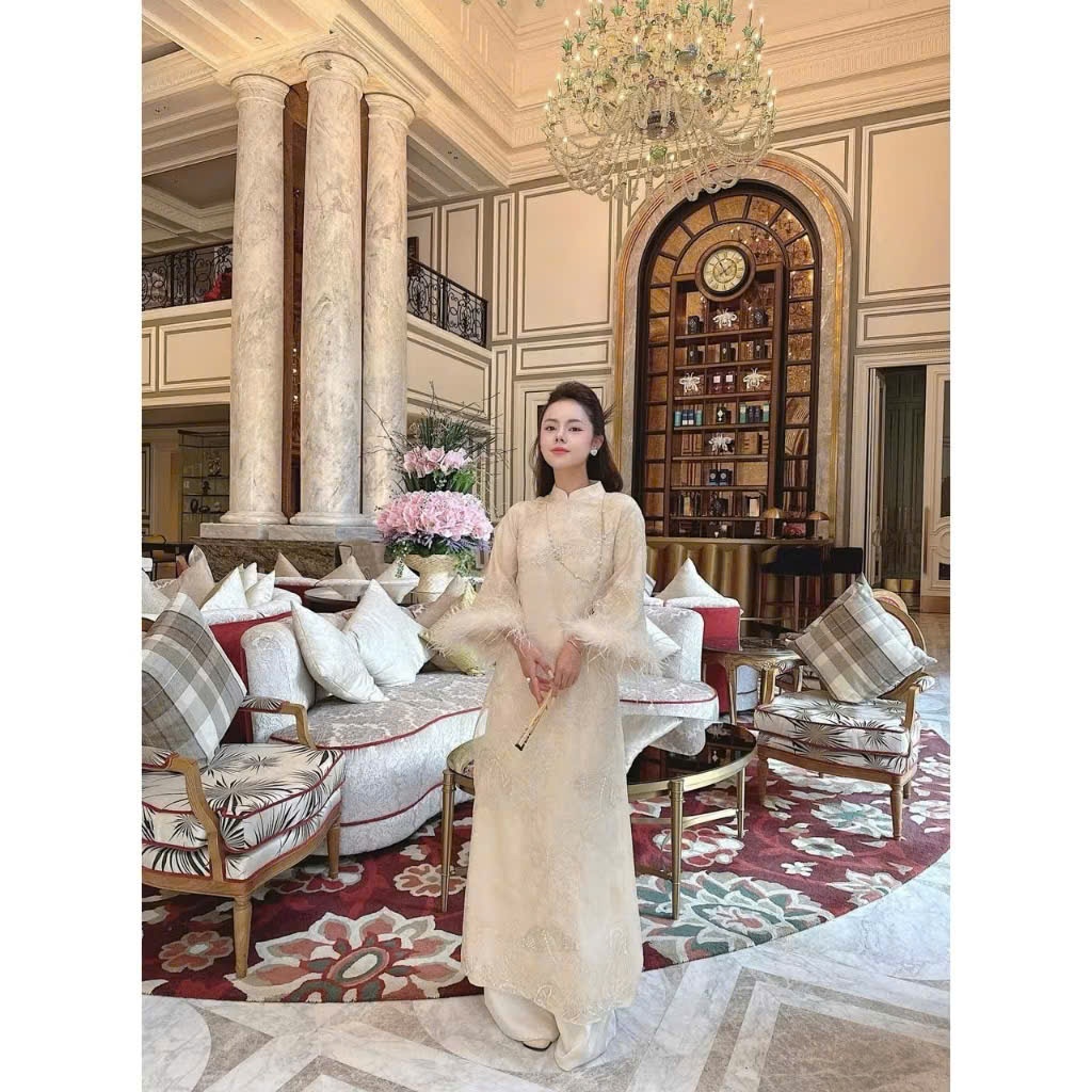 Áo Dài Dáng Suông Rộng Smolder C08 Tay Loe Tay Lông Vũ LINN - Hàng Chính Hãng