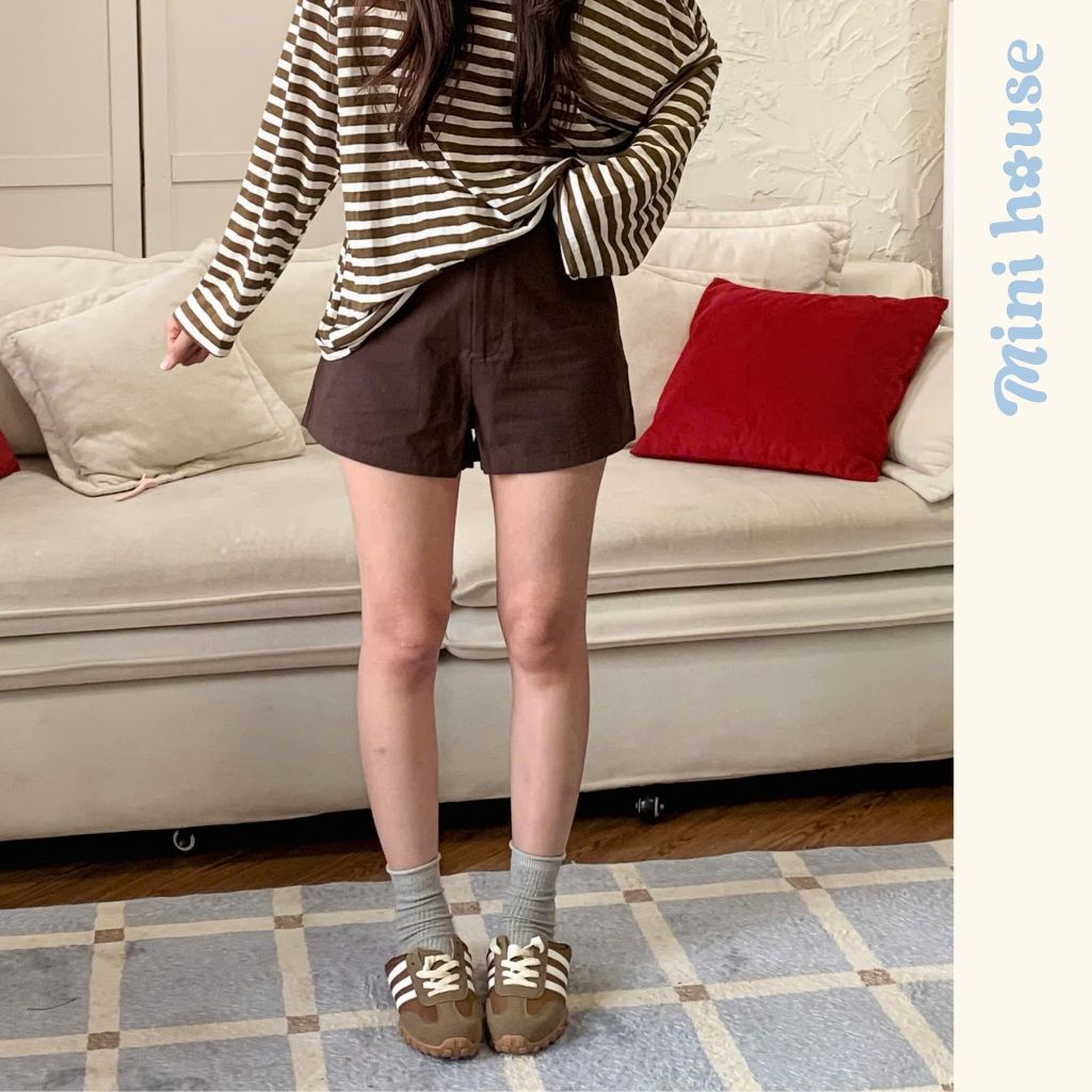 𝐌𝐢𝐧𝐢 𝐇𝐨𝐮𝐬𝐞 - Quần short nữ cạp cao vải mềm tone MÀU NÂU vibe thu đông basic | BigBuy360 - bigbuy360.vn