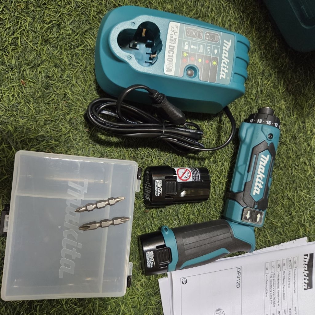 Máy vặn vít dùng pin Makita DF012DSE Hàng chính Hãng