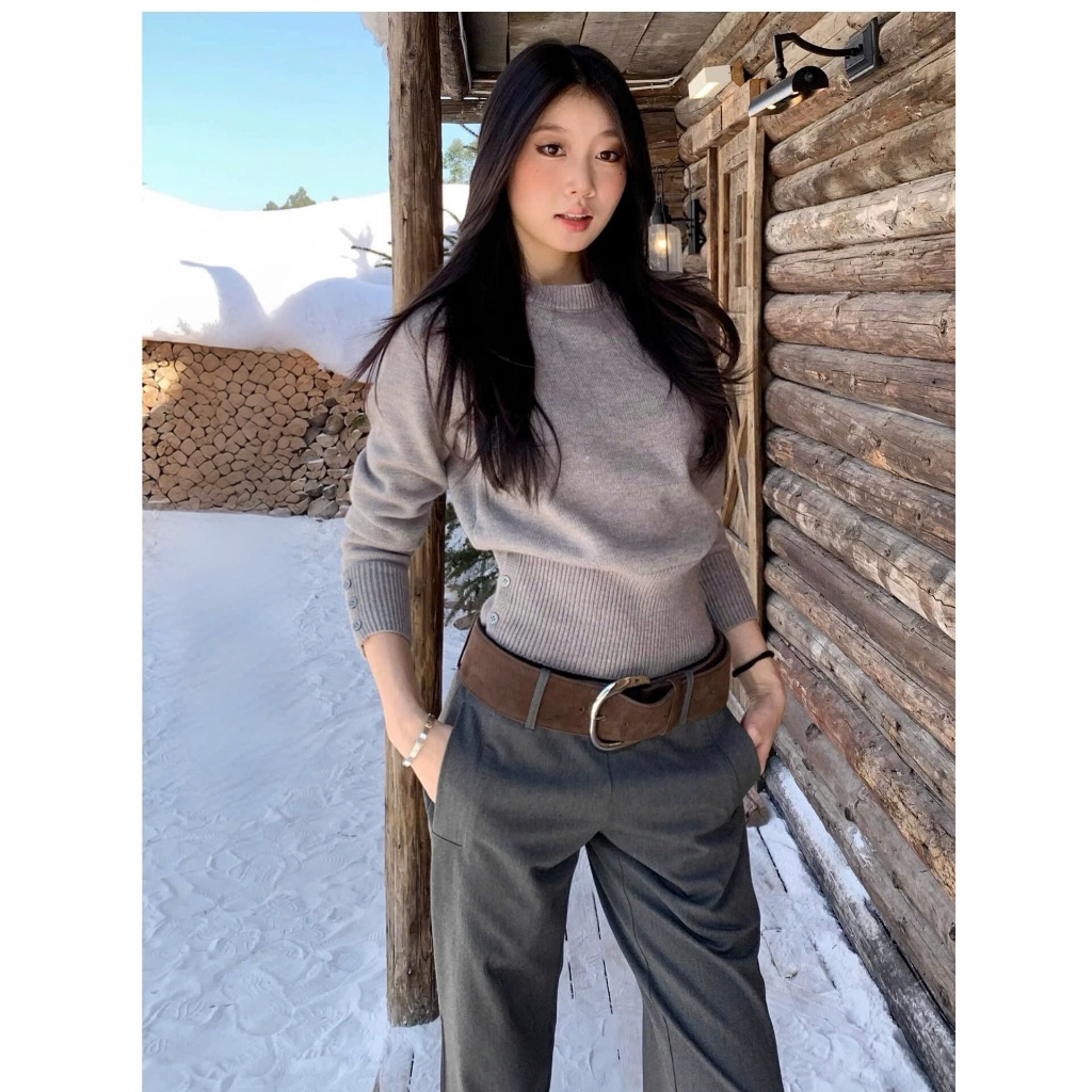 [DEAL MỞ BÁN] Áo len dệt kim phối cúc fom ôm ngang eo, áo len mùa đông cho nữ Phong cách hiện đại T36 | BigBuy360 - bigbuy360.vn