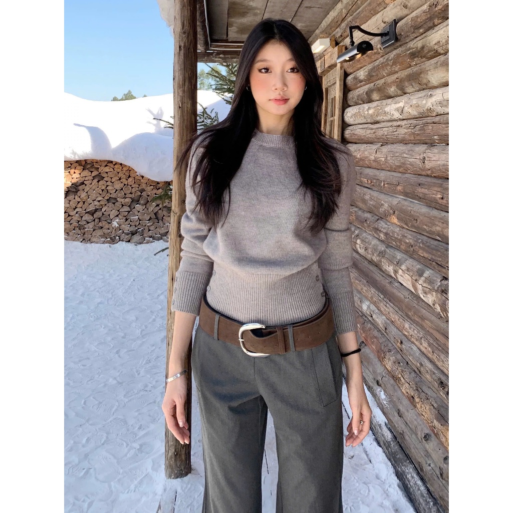 [DEAL MỞ BÁN] Áo len dệt kim phối cúc fom ôm ngang eo, áo len mùa đông cho nữ Phong cách hiện đại T36 | BigBuy360 - bigbuy360.vn