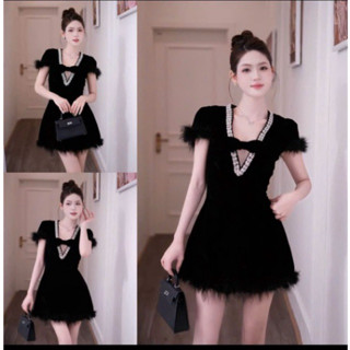  Đầm Nhung Cổ V Đá Dáng A Đính Nơ Phối Lông Vũ Mềm 