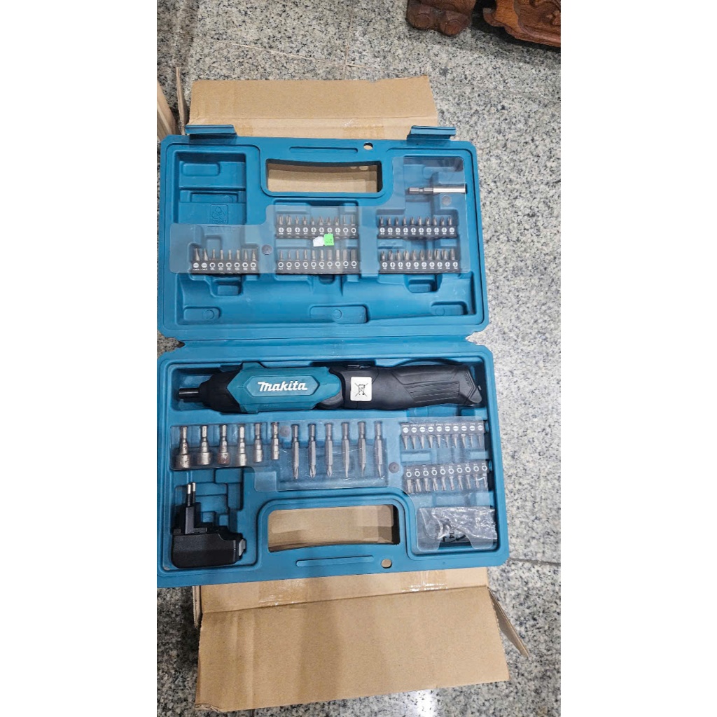 THANH LÝ  Bộ máy vặn vít dùng pin Makita. DF001DW - 3.6V