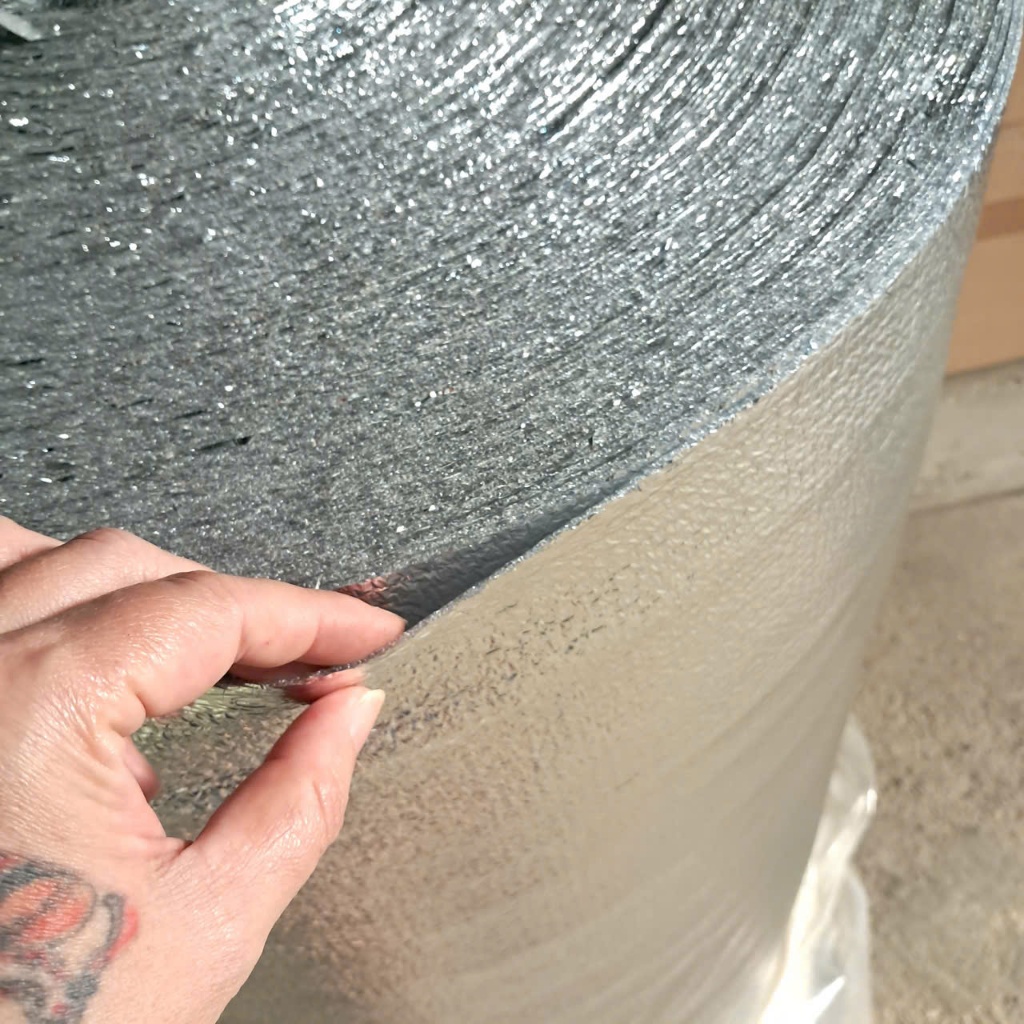 Xốp Foam Pe chống nóng tráng 1 mặt bạc dài 100cm X 100cm dày 2mm