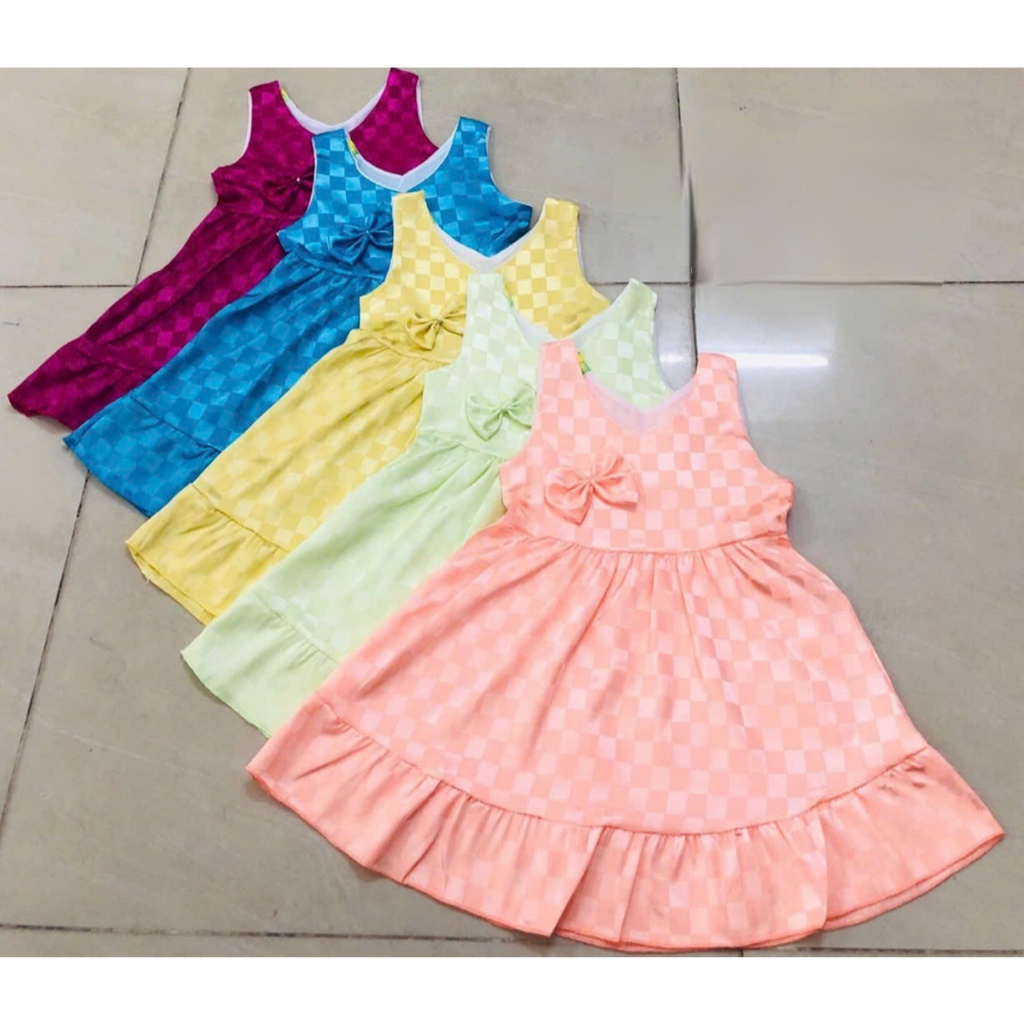 Đầm Gấm Xước Bé (8-16kg) (giao màu ngẫu nhiên)
