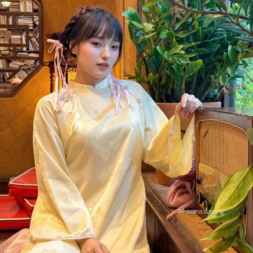 (HAVANA) CÓ BIGSIZE - Áo dài lụa DU MIÊN in vân hoa 3D phối cúc cách điệu hoa mai kèm quần Satin AD208 | BigBuy360 - bigbuy360.vn