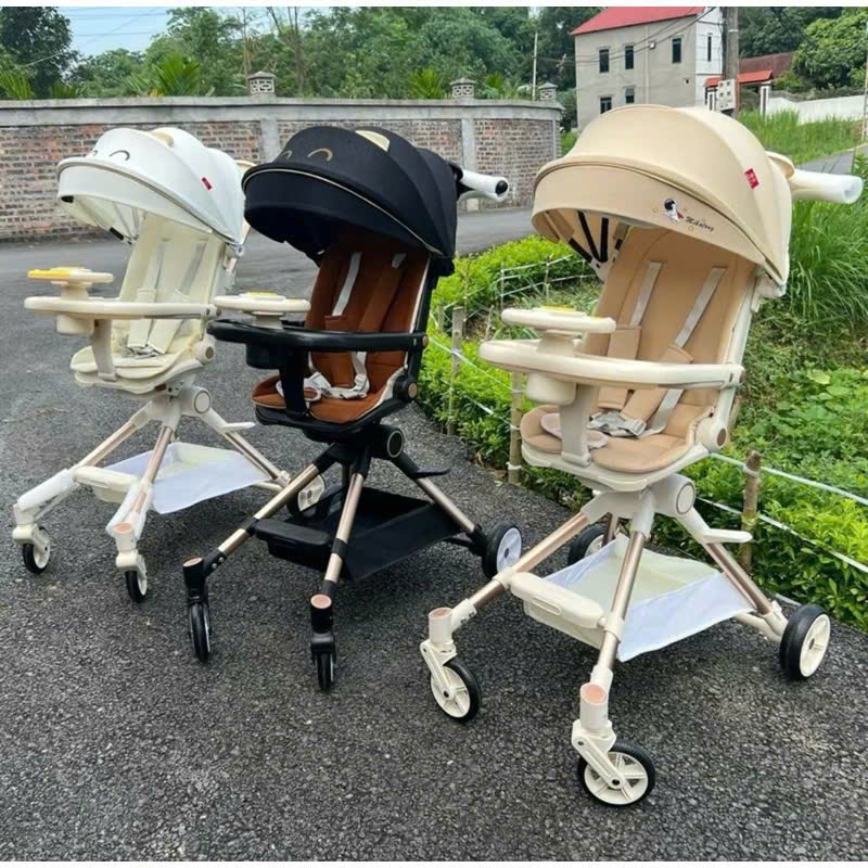 Xe đẩy (K8) mẫu mới có bàn ăn dặm và vô lăng nhạc cho bé