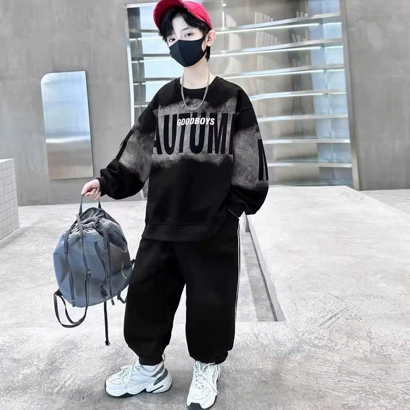 Bộ quần áo thu đông bé trai 13-52kg mẫu BOYS. Thiết kế đẹp, năng động, chất nỉ ấm áp.