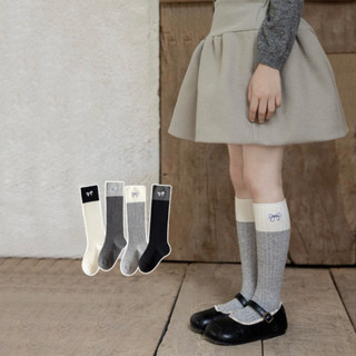  Tất đùi bé gái cổ phối màu thêu nơ hiện đại mix bốt giày búp bê cho bé phong cách hàn quốc 