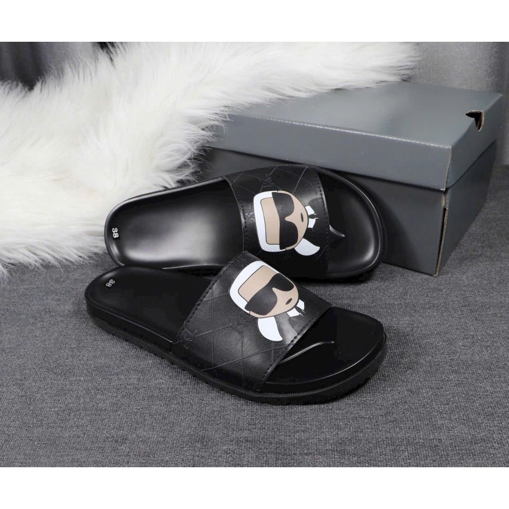 Dép quai ngang họa tiết nhân vật cá tính MH002