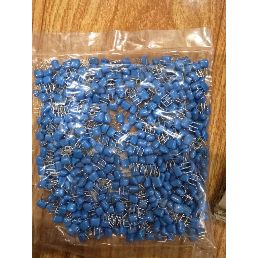 Combo 20 Thạch Anh 8M ( 3 Chân ) giao mẫu ngẫu nhiên