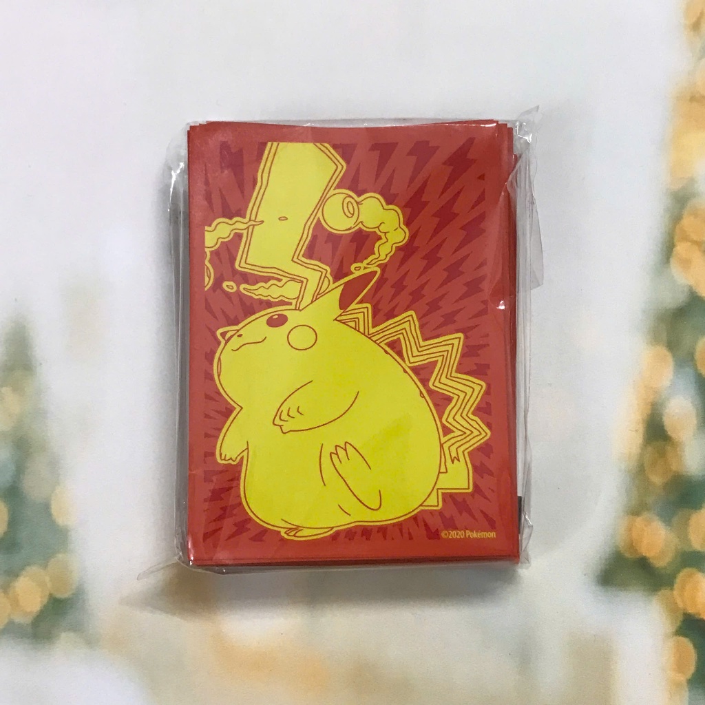 01 Gói lẻ 65 Sleeve hình Pikachu VMax lấy từ hộp ETB Vivid Voltage Pokemon