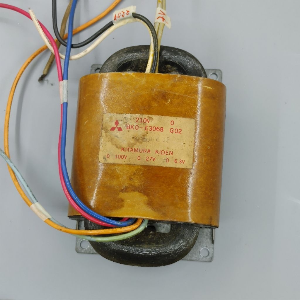 Biến áp Rcore, R core vào 220V, ra 7V , 35V, 115V tháo máy