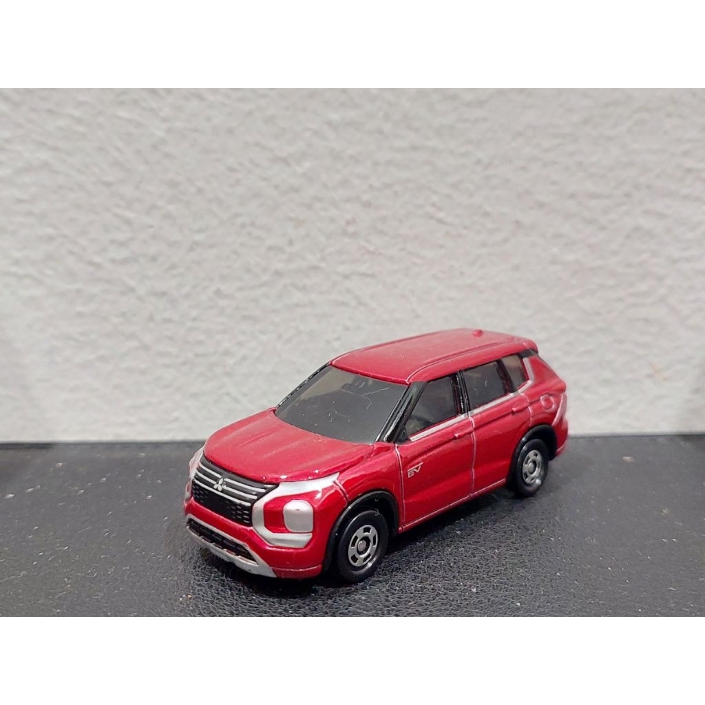 Xe mô hình Tomica No.10 Mitsubishi Outlander PHEV - Made in Vietnam