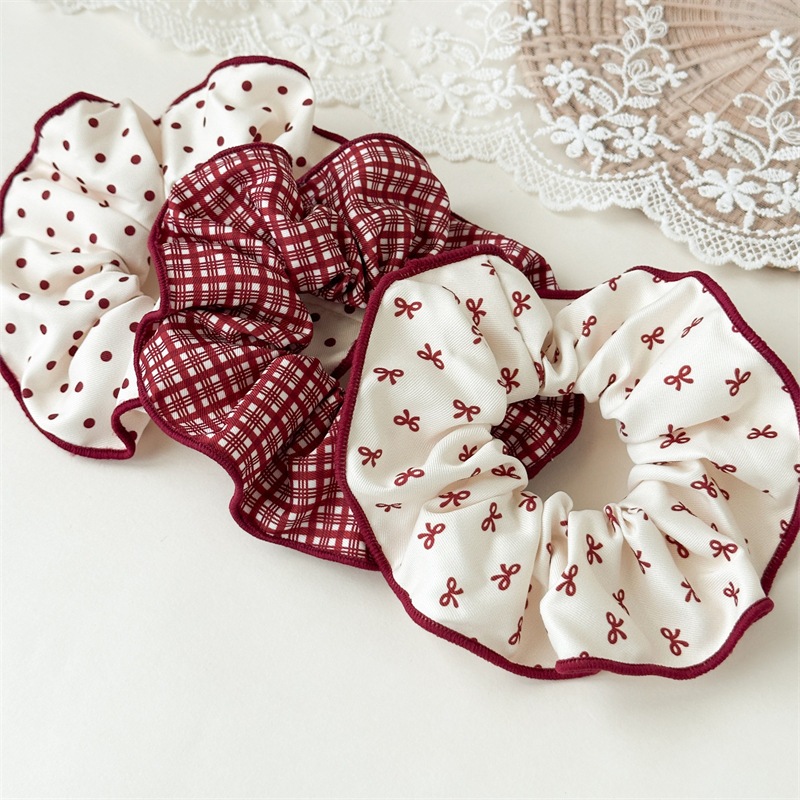 [Hàng mới] Scrunchie buộc tóc kiểu dáng dễ thương , màu đỏ chấm bi , nơ kẻ caro dịu dàng