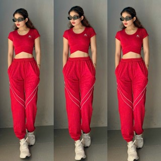  Bộ Thể Thao Nữ Quần Jogger Sọc Áo Croptop Nhiều Màu Đồng Phục Noel Tết Tập Gym Yoga Aerobic Cầu Lông 