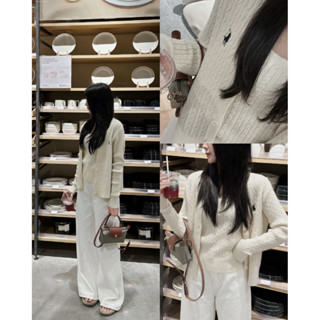   Steezy  Set áo khoác cardigan len vặn thừng kèm áo 2 dây thêu ngựa form vừa khoác len vặn thừng Hàn Quốc SE2116 