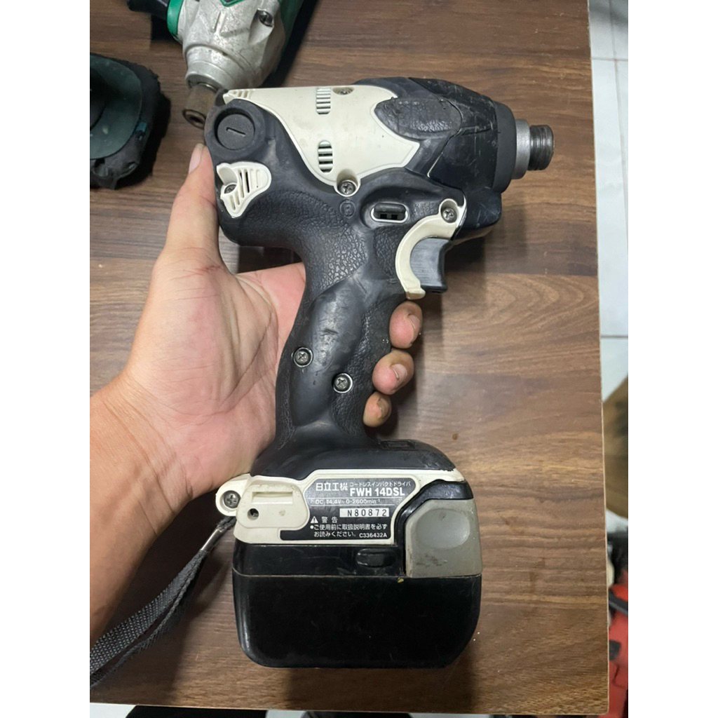 Bắn vít Hitachi 14.4V