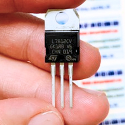 Linh kiện IC Nguồn chính hãng L7812CV L7812 7812 TO-220 Mới