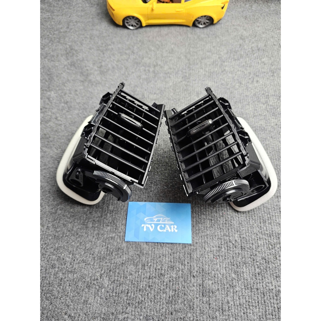 Cửa (Lỗ) gió điều hòa trung tâm phía trước xe Toyota Land Cruiser LC100 FZJ100. OEM: 55660-60190