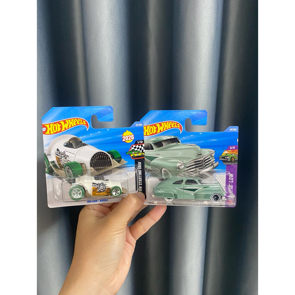 Hot Wheels combo card lùn 47 Chevy Fleetline, Instant boost
